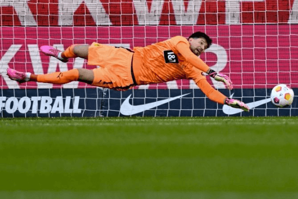 德足协因科贝尔迟到致使比赛延迟处罚多特蒙德2万欧元 德足协因科贝尔迟到致使比赛延迟处罚多特蒙德2万欧元