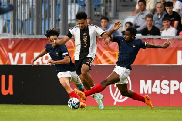 多特蒙德力争续约U17世少赛冠军成员卡巴尔 多特蒙德力争续约U17世少赛冠军成员卡巴尔