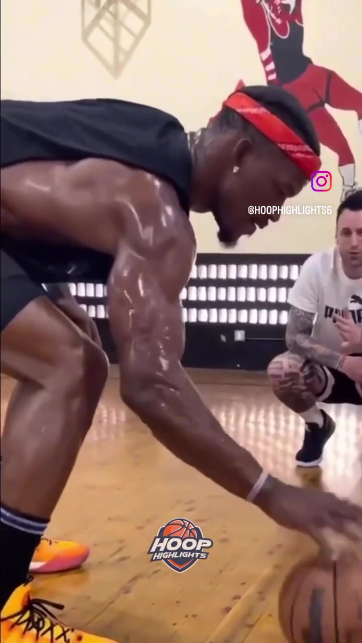 大魔王球迷恶搞你们休赛期随便训练约老师的狂欢还没结束 大魔王球迷恶搞你们休赛期随便训练约老师的狂欢还没结束